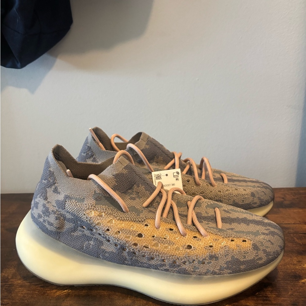 Men’s Yeezy Boost 380 Mist ‘Non-Reflective’ 2024 Size 10.5 NWT
